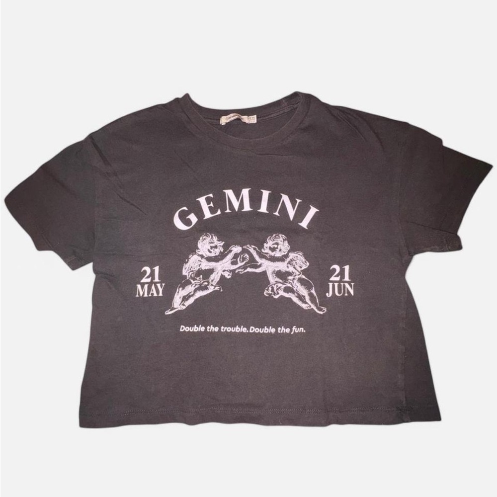 black gemini zodiac sign cropped tee ᢉ𐭩